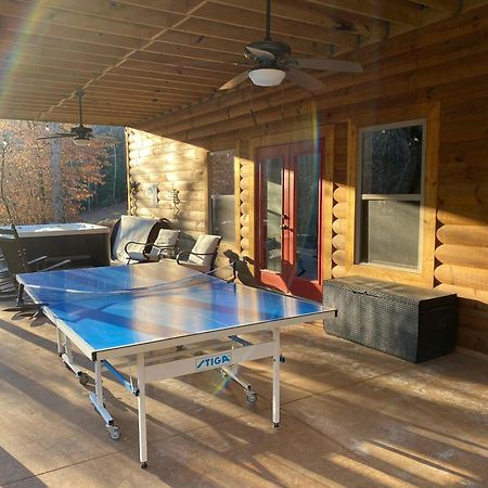 New Listing! Wine Country Retreat - 2 Bed, Hot Tub Villa Dahlonega Luaran gambar
