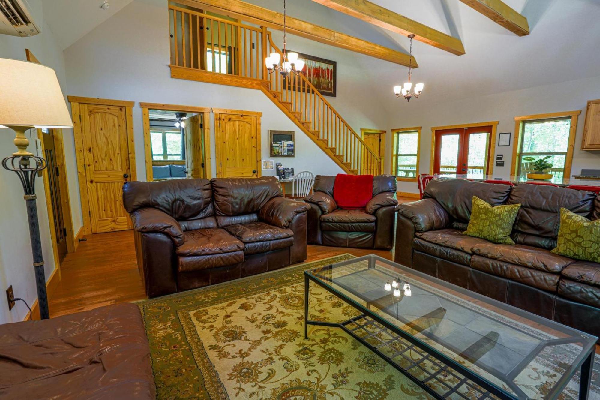 New Listing! Wine Country Retreat - 2 Bed, Hot Tub Villa Dahlonega Luaran gambar