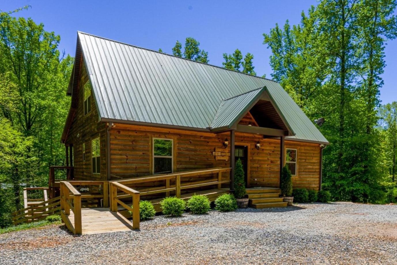 New Listing! Wine Country Retreat - 2 Bed, Hot Tub Villa Dahlonega Luaran gambar