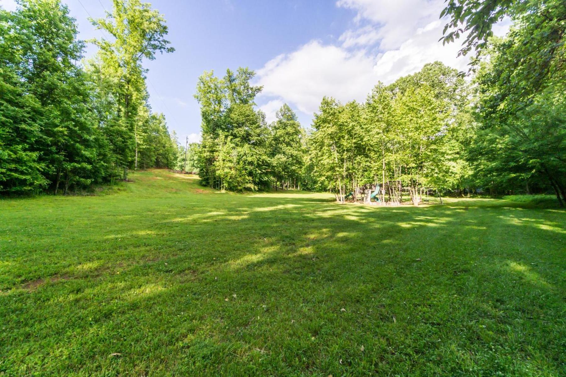 New Listing! Wine Country Retreat - 2 Bed, Hot Tub Villa Dahlonega Luaran gambar
