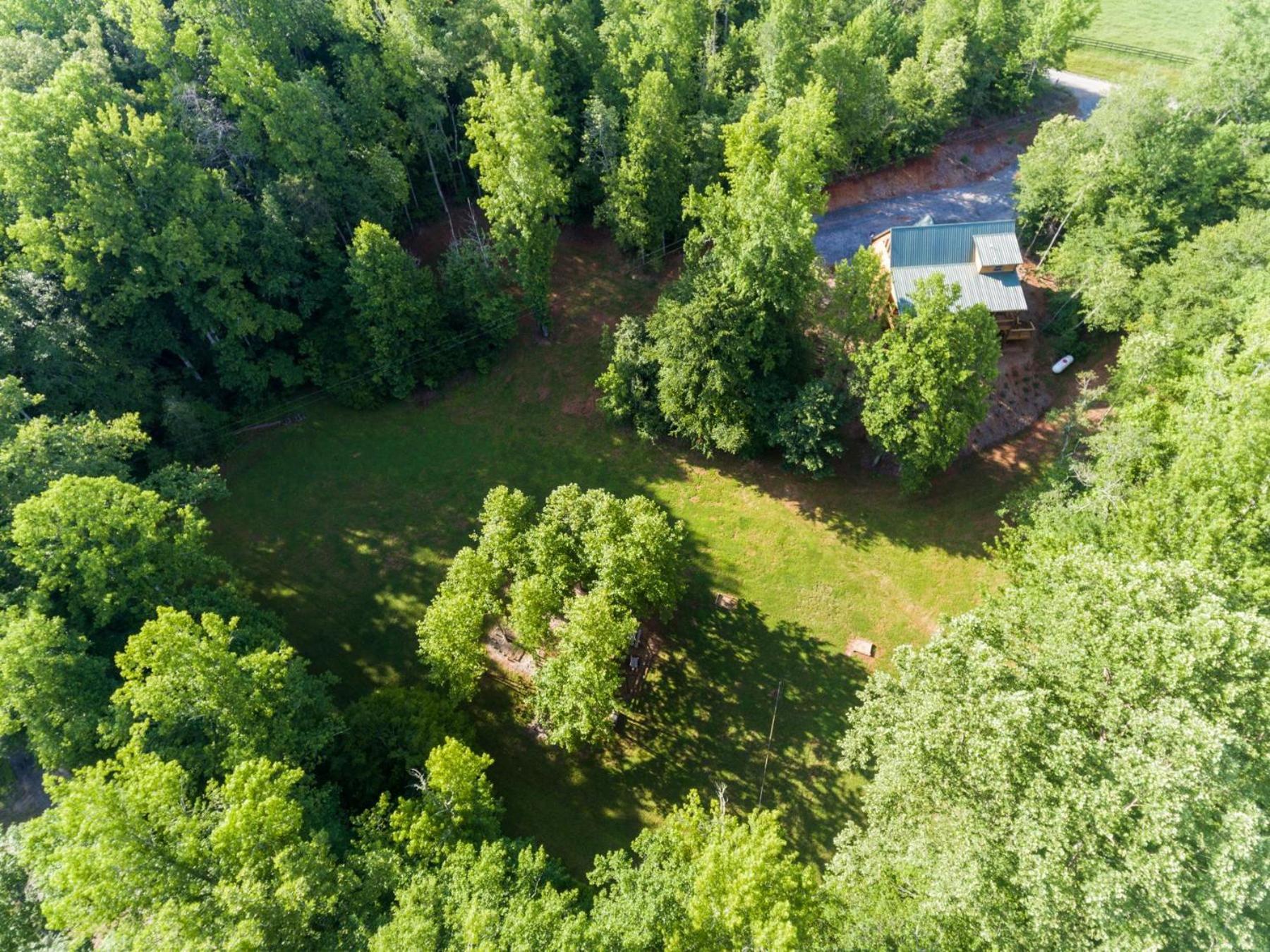 New Listing! Wine Country Retreat - 2 Bed, Hot Tub Villa Dahlonega Luaran gambar