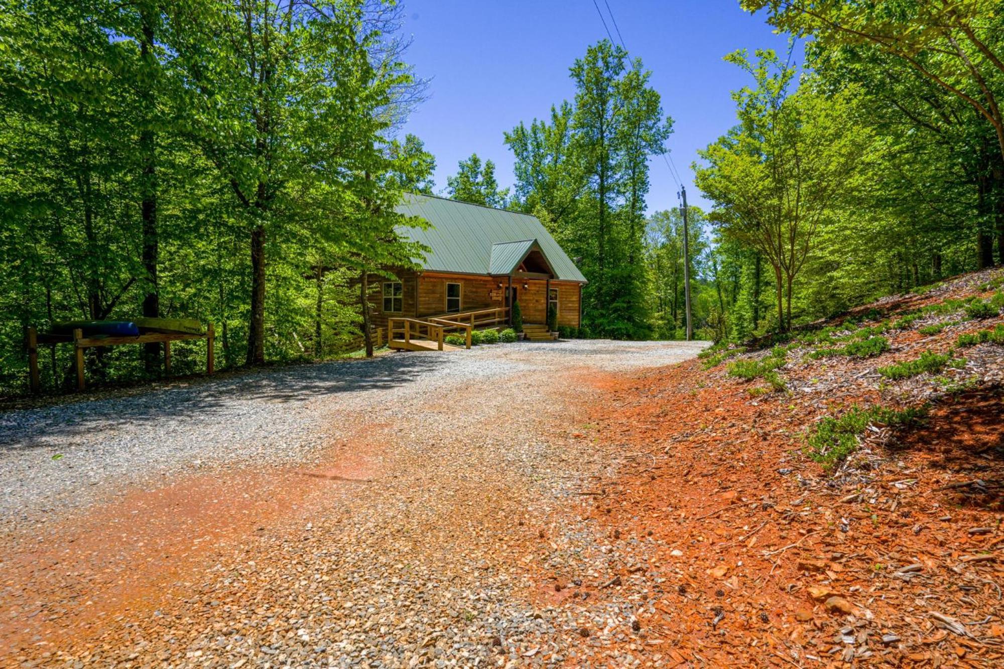 New Listing! Wine Country Retreat - 2 Bed, Hot Tub Villa Dahlonega Luaran gambar