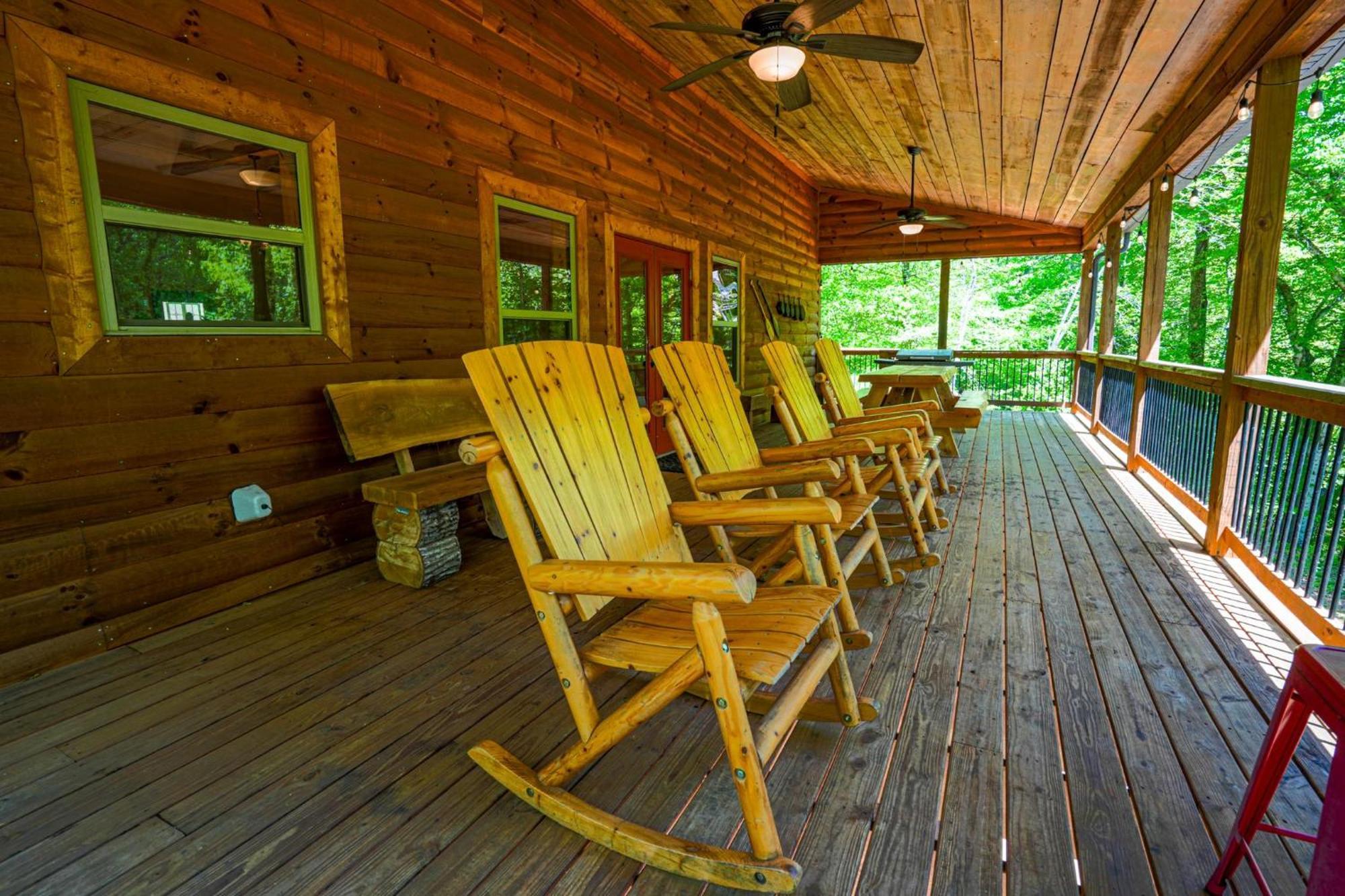 New Listing! Wine Country Retreat - 2 Bed, Hot Tub Villa Dahlonega Luaran gambar